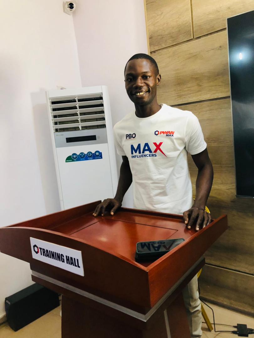 pwanmaxseminars's tweet photo. @Tphile21 @OfoegbuCharles_ Mr Theophilus is one of the best students from the #pwanmaxseminars.

He has vision, drive and is a very good team player.

He is a dedicated creative and we highly recommend him for professional jobs

#pwanmaxseminars https://t.co/t1R0ReDz08