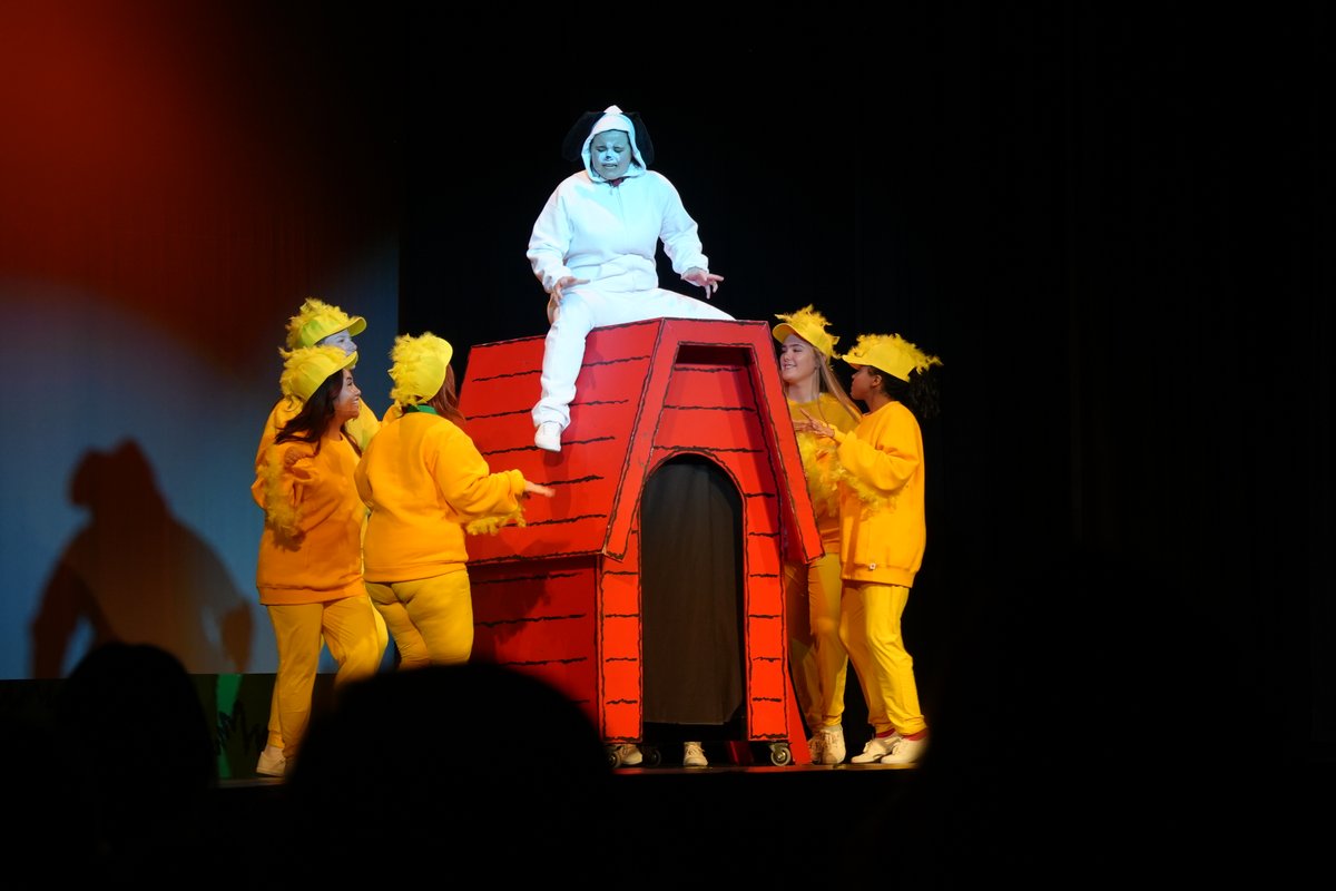 marianhighmi's tweet photo. Today, Marian welcomed a crowd of over 600 elementary students to experience our production of "You're a Good Man, Charlie Brown." The students enjoyed the hilarious performance, and for many, it marked their introduction to the world of live theatre. Go Marian! https://t.co/TOCpP0LaCR