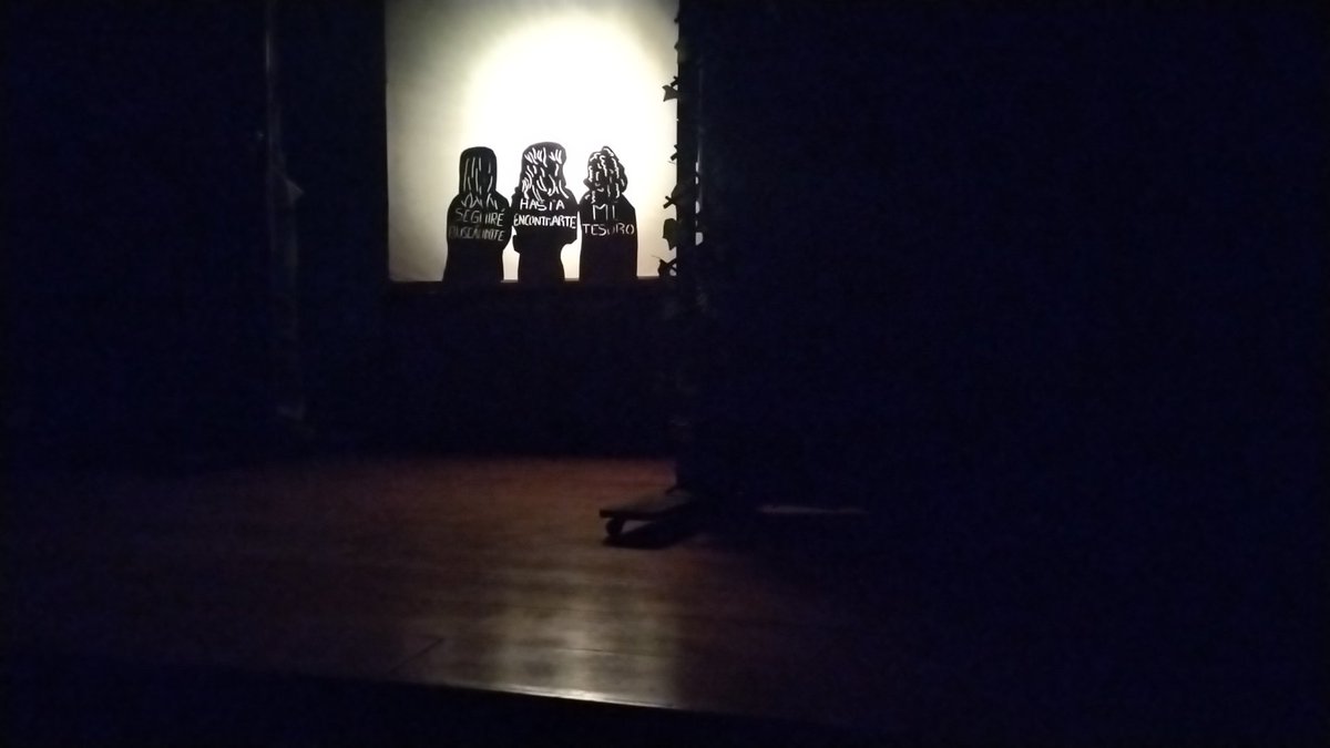 vicgalvano's tweet photo. Una realidad lacerante, actual . Basado en la mitología griega: Demeter es un poema escénico dirigido por @skaandy y ejecutado con solvencia por: Teatro de algún Lugar ! Con @DulceAChavez https://t.co/ZrXwVMvA4i