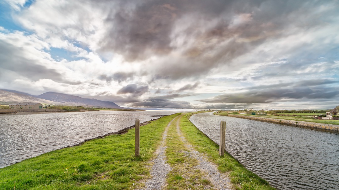 It's hard to beat Kerry's natural landscape 😍

Enjoy everything Kerry has to offer with a stroll off the beaten track to shake the midweek blues 🥾

#DiscoverIreland #LoveTralee #Kerry