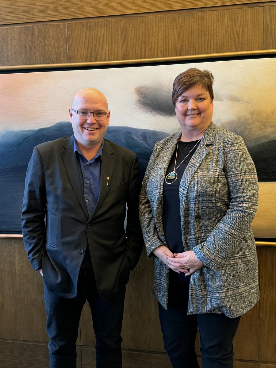 SearleTurton's tweet photo. It was great to meet with Karen Olivier from @CloserToHomeYYC  earlier this week to learn about their Family and Community Hub that will offer housing, Indigenous housing, cultural supports and more to the community. Learn more about the project: https://t.co/oeabDjq8tM https://t.co/nxyJW0y6n3