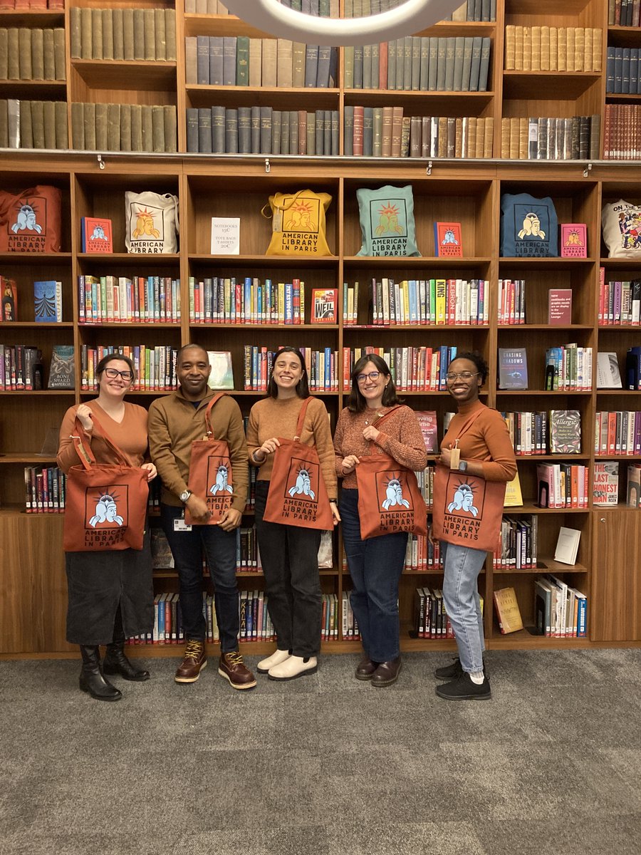 New tote bags just arrived at the Library, especially these rust-colored ones 🍊🟠🥕

Drop by to the Library and purchase one while stocks last!

#americanlibraryinparis #library #librarybooks