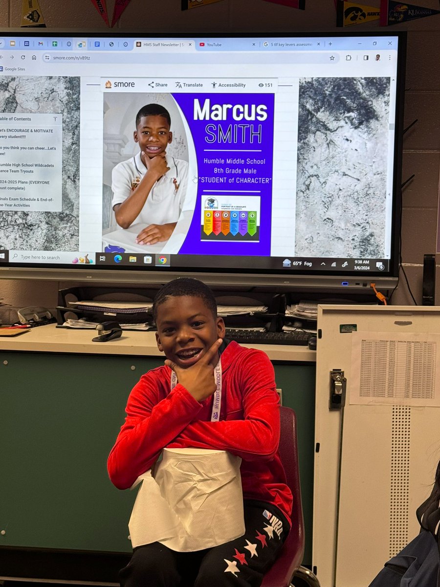MrGrimes5's tweet photo. Congrats to Marcus Smith for earning the HMS Male Student of Character! He has been in Avid for 3 years and is a great student and athlete. Of course I made him do his famous pose again lol 😂 #StudentOfCharacter #CollegeBound #CareerReady #HMSAVID https://t.co/ewt7HzdxJ5