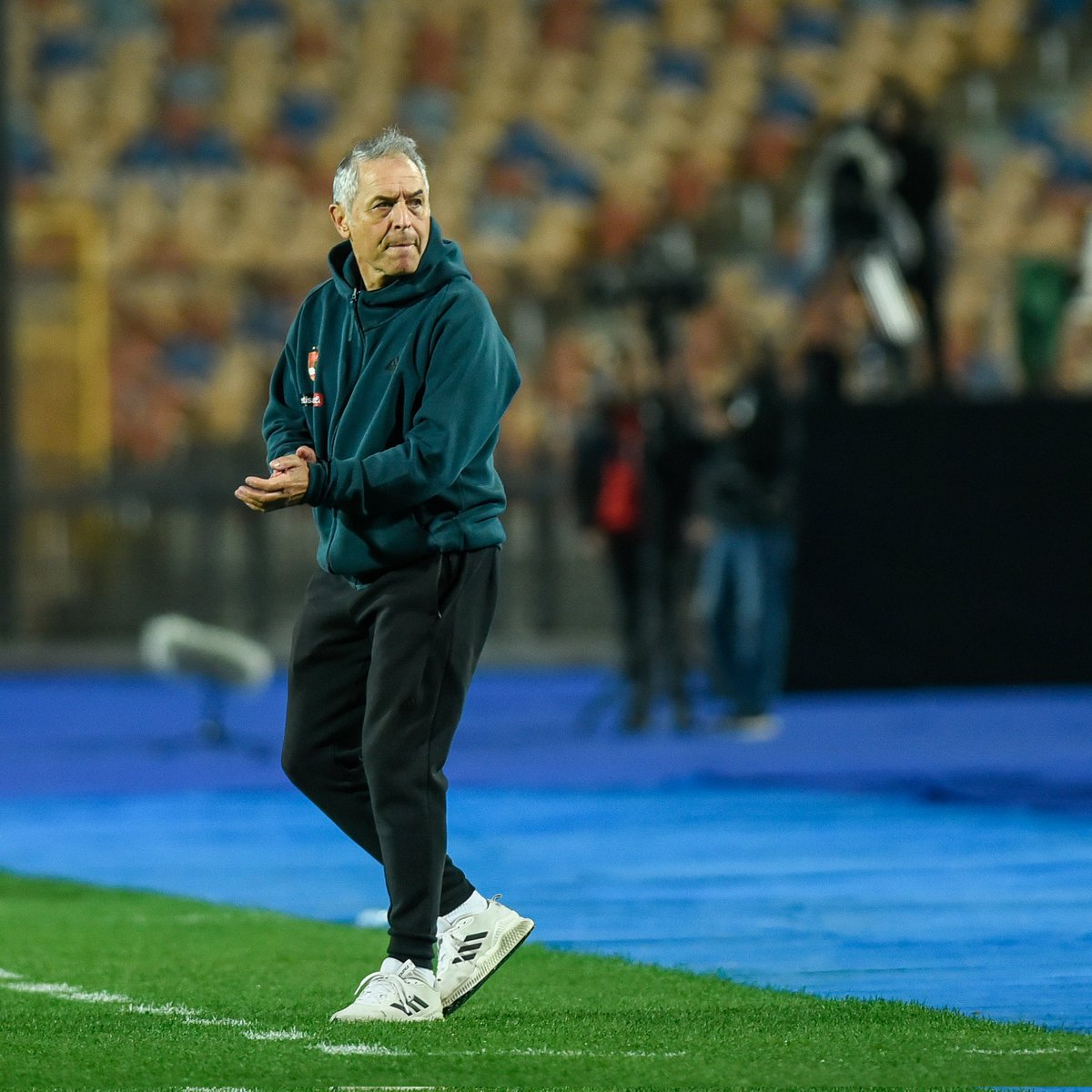 ال٦ مع الأهلي ان شاءالله 
البطوله يا أبطال الكأس مافيش هزار
#الكاس_بطوله_عاوزه_رجوله