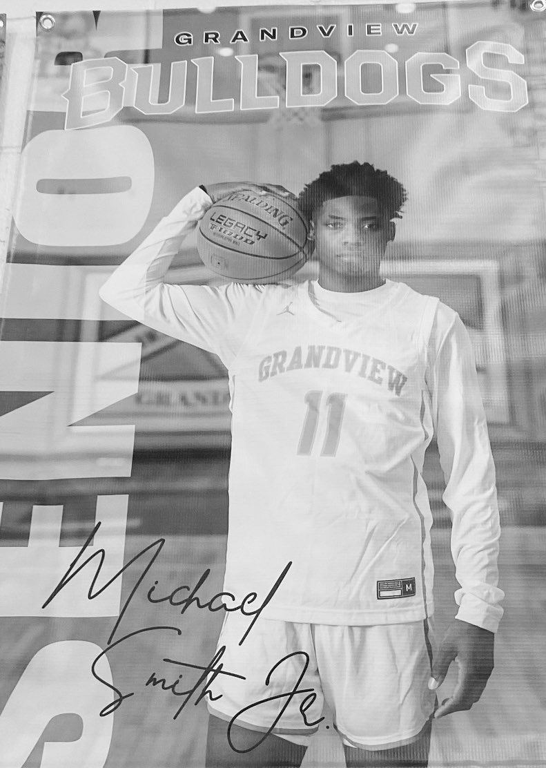 Blessed to be apart of a great program with great coaches, it couldn’t have got better then them! It wasn’t suppose to end like this but stuff happens… Love these boys to death.🖤‼️@Grandview_bball @Rise_Above_GV