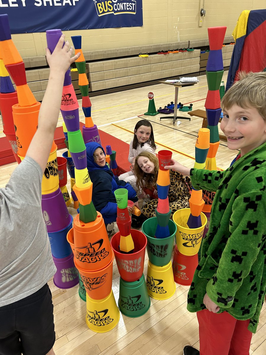 Mrs. DeDea tweet media