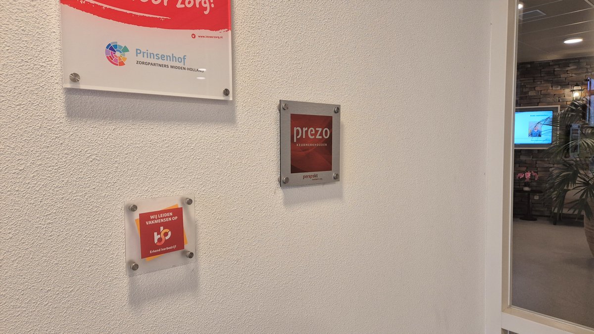 Het PREZO-keurmerk voor de expertise zorg voor jonge mensen met dementie op Prinsenhof is verlengd!
Zo is er scholing ontwikkeld rondom seksualiteit en intimiteit om dit onderwerp gemakkelijker bespreekbaar te maken 👉 zorgpartners.nl/nieuwsberichte…