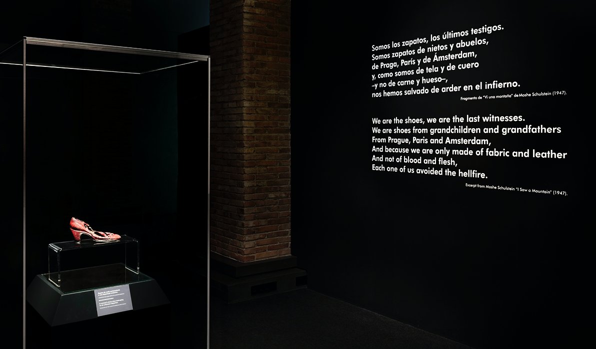 auschwitzxhibit's tweet photo. "Those who do not remember their past are condemned to repeat it." 

George Santayana

#NotlongagoNotfaraway https://t.co/0AqZEblz1Y
