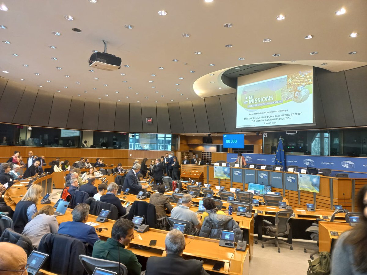 Today at the @European Parliament MEPs met signatories of the Mission Charter, to hear about the actions charter signatories have undertaken, in order to protect and restore the health of our marine and freshwater ecosystems. Endorse the charter here ➡️ tinyurl.com/ycy6t24s