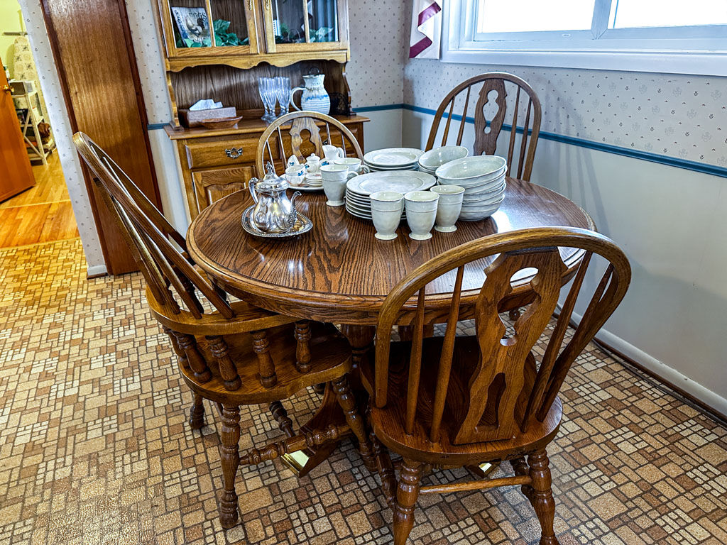 AaronSiepierski's tweet image. 🍴 Explore the kitchen treasures at our Livonia Estate Sale! 

📍9901 Pere Ave Livonia, MI 48150
📅 Mar 8-10, 2024
🕒 10:00 am - 4:00 pm

Find quality cookware and appliances to level up your culinary skills! 

#kitchenessentials #livoniaestatesale #breadtoaster #microwave