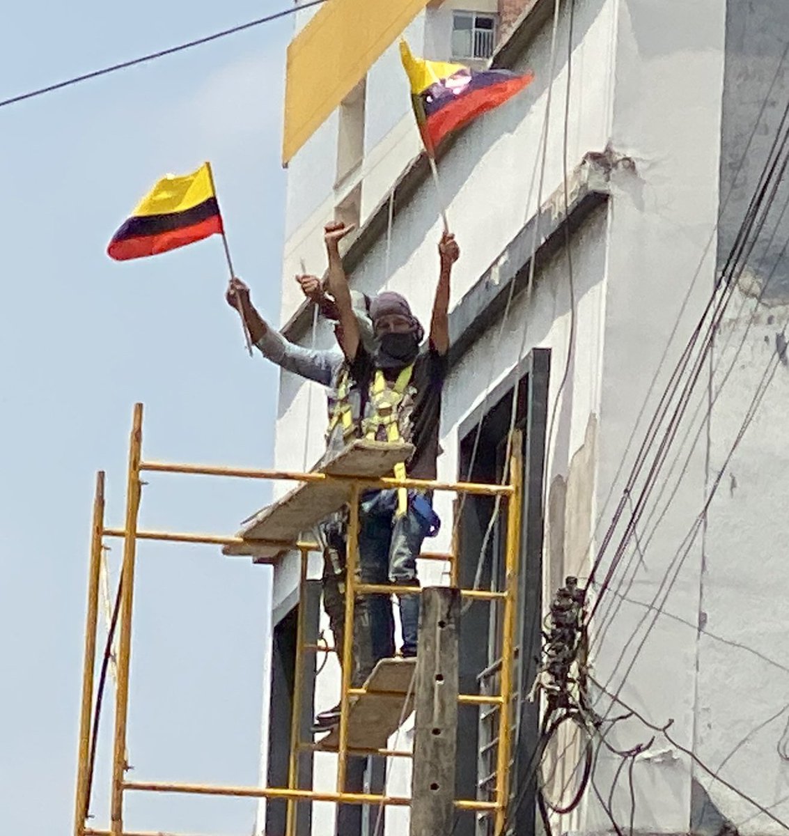 codiguillos's tweet photo. Esta es la oligarquía que grita: ¡FUERA PETRO! https://t.co/6C1oMdXvhi