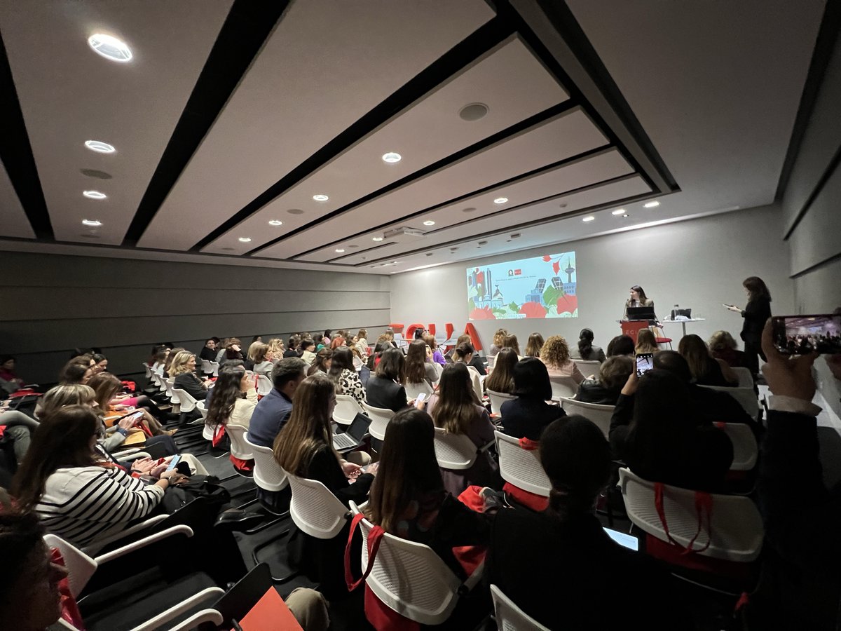 Hoy en nuestro auditorio hemos hablado de Mujeres, influencia y liderazgo en el sector legal y salimos con ganas de seguir trabajando para luchar contra los techos de cristal, los estereotipos, los prejuicios y por un espacio de trabajo inclusivo y diverso. 

¡Gracias, seguimos!