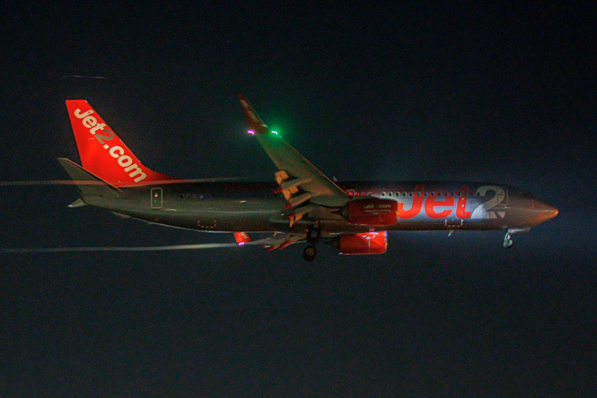 crphotos28's tweet photo. Todays post features one of @jet2tweets Boeing 737s arriving into @manairport Approaching runway 23R #jet2 #jet2holidays #boeing #boeinglovers #b737 #manchesterairport #theukspotters #photography #photographer #plane #planes #planespotting #planespotter #flymanchester #aviator https://t.co/591YkFxr7s