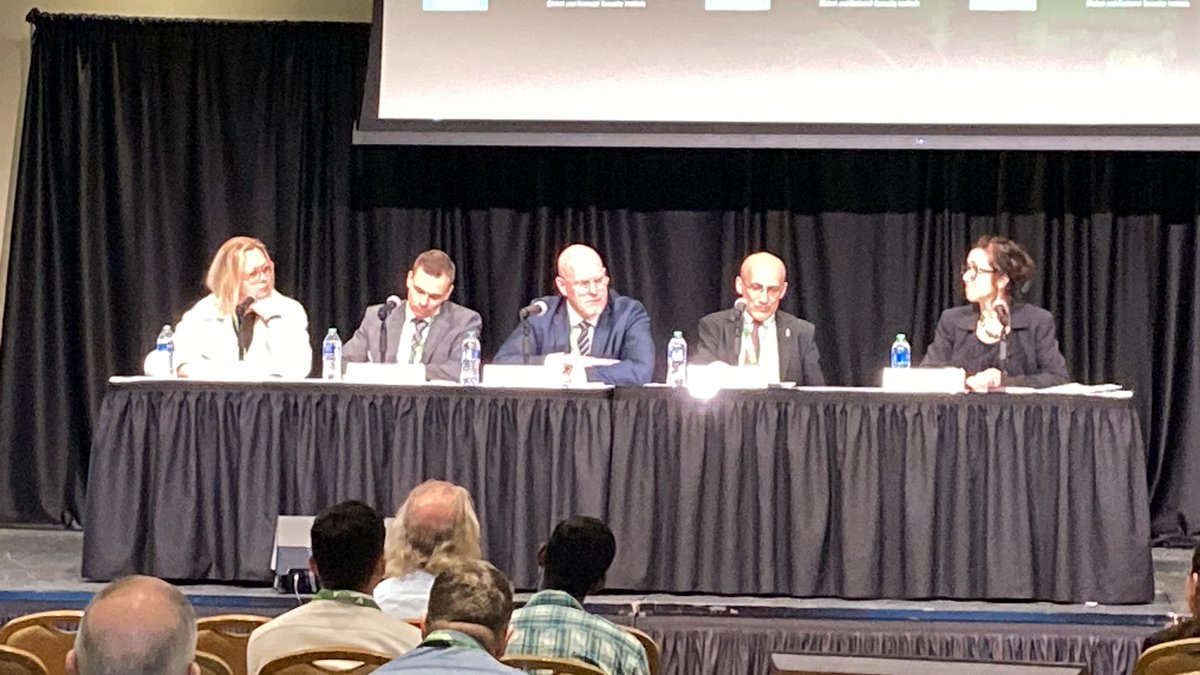 “Small State’s Perspective on #AI &amp; Global Security” to cap morning of #TampaSummit Day 2. Amazing partner nation insight! <a href="/GolfoAlexopoulo/">Golfo Alexopoulos</a> <a href="/vilmaluo/">Vilma Luoma-aho</a> <a href="/FINCENTFI/">Finnish Defence Forces International Centre</a> <a href="/SwedishOnly/">Swedish Foreign/Defense Minister [SIMULATION ONLY]</a>