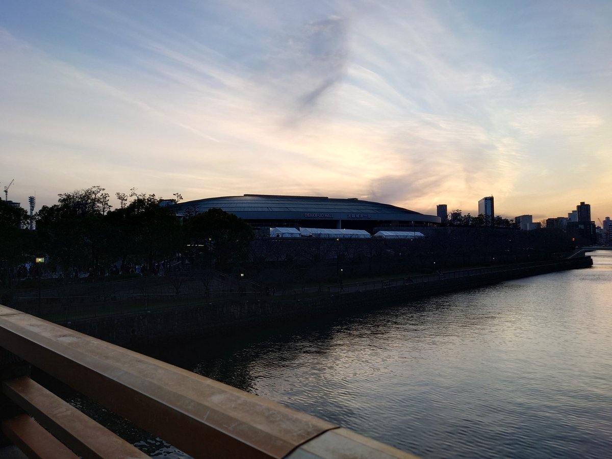 kazuP0126's tweet photo. #UNDERGROUND  #ラルク  #LArcenCiel  #城ホ 
先週は城ホで貴重な時間を過ごさせていただいたー
ってかTaste of loveだったりVoiceの収録アルバム
DUNEって1993年発売なのね💧
懐かしいと思って聞いてたが
俺3ヶ月の時の曲なのか笑
あの翻訳機凄かった
何よりkenちゃんの言葉が“oh ××”って https://t.co/r1x4fVVDt9