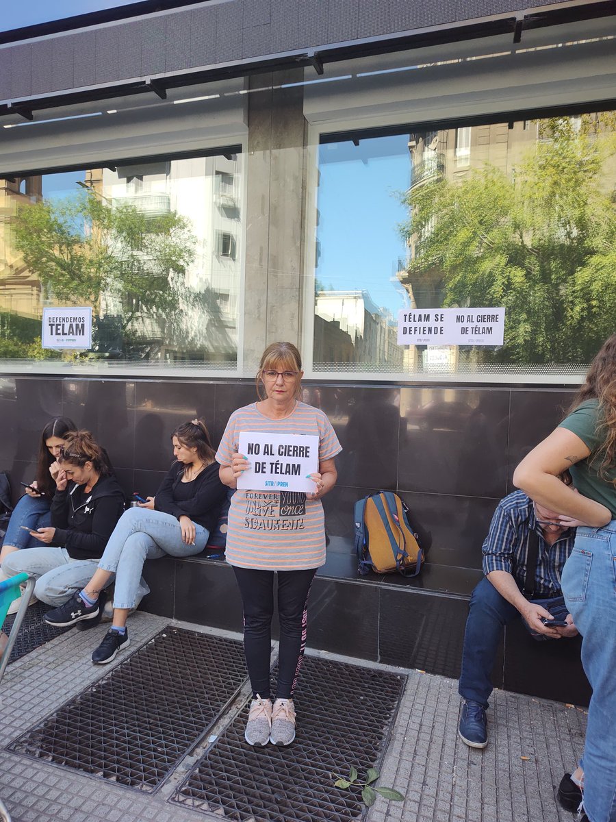 Lau032006's tweet photo. #NoAlCierreDeTélam #TelamSeDefiende @sitrapren https://t.co/rdIv9i4u52