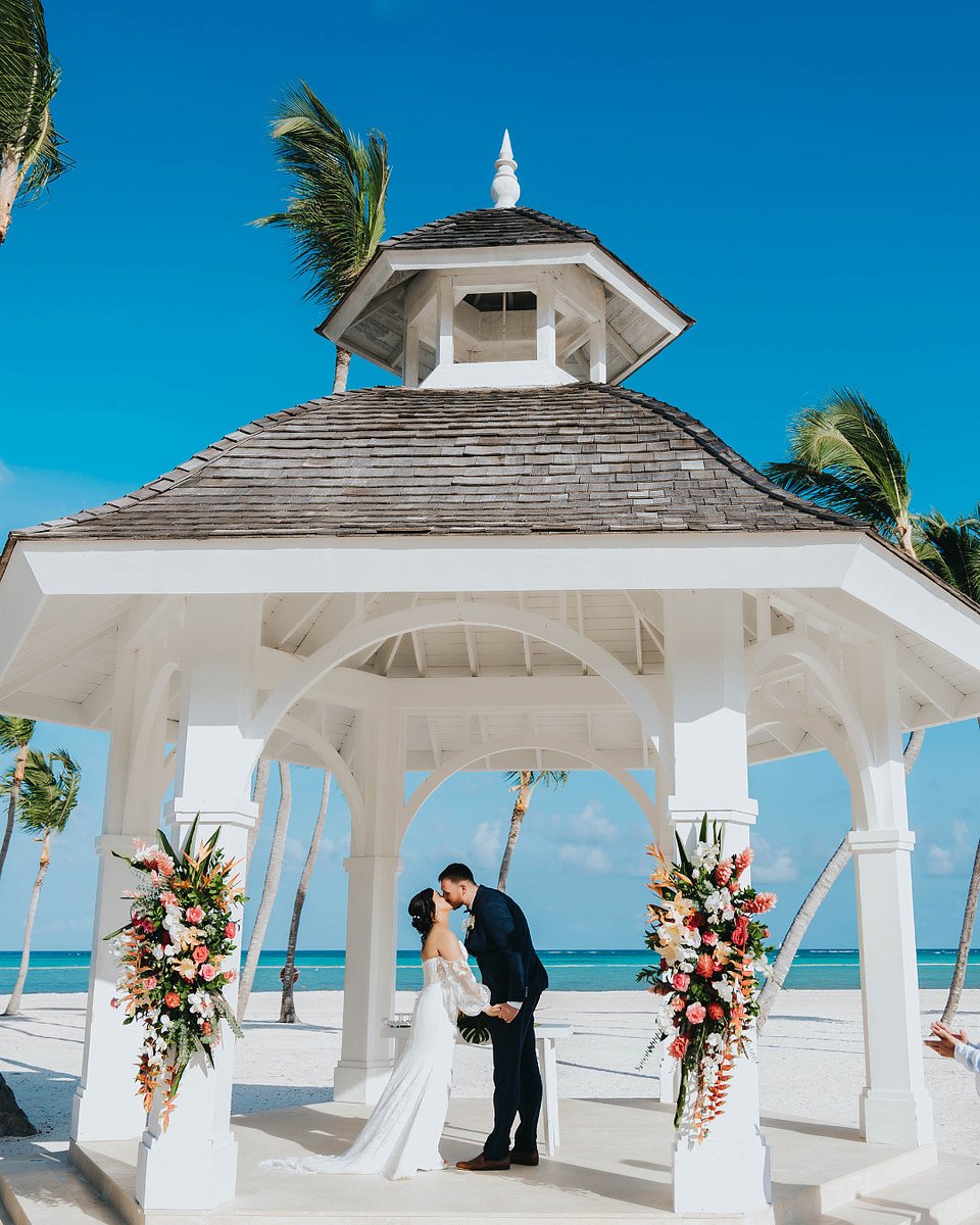 Under the open sky and beside the endless sea, we start our forever journey. #HyattZivaCapCana #WeddingWednesday