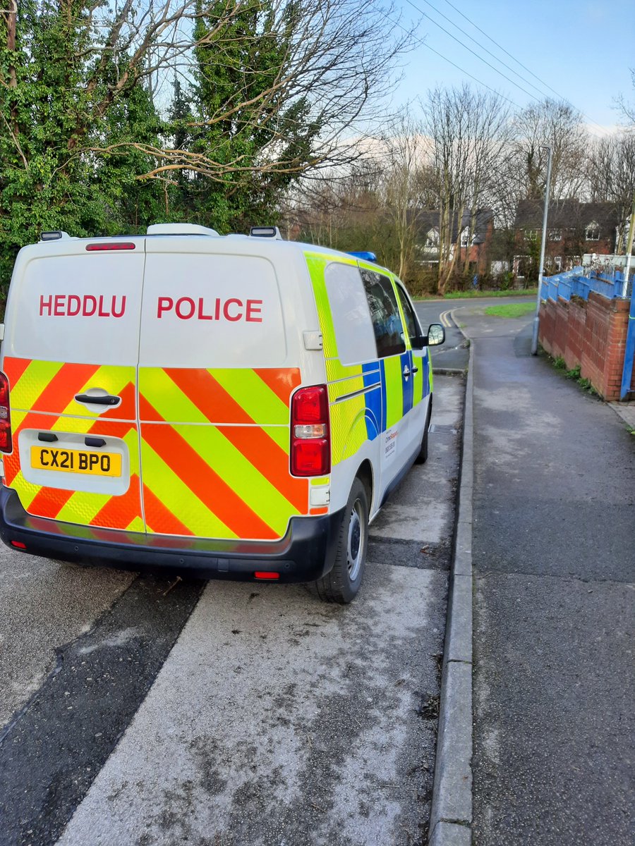 NWPWrexhamRural's tweet image. PCSO Steve attended a meeting in New Broughton this afternoon with local residents, Ysgol Penbryn and Wrexham council to discuss the on-going issues around parking outside schools.

#BelieveInSteve #worktogether #solveaproblem