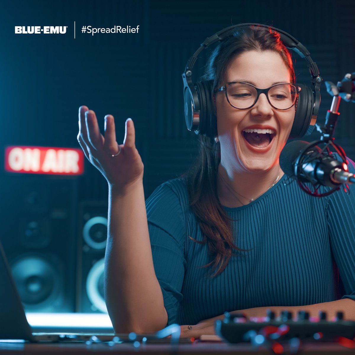BlueEmu1's tweet photo. Radio Hosts deserve Blue-Emu! Help your fav win it!!!
@ your fav radio station/host to nominate them to win a Blue-Emu Care Kit. One host + the person who nominates them will win a Blue-Emu Care Kit!
โค๏ธ+๐ฌ+๐=entry to win | ๐บ๐ธonly
Proudly ๐บ๐ธMade. #SpreadRelief Today! https://t.co/r26nqaphEK