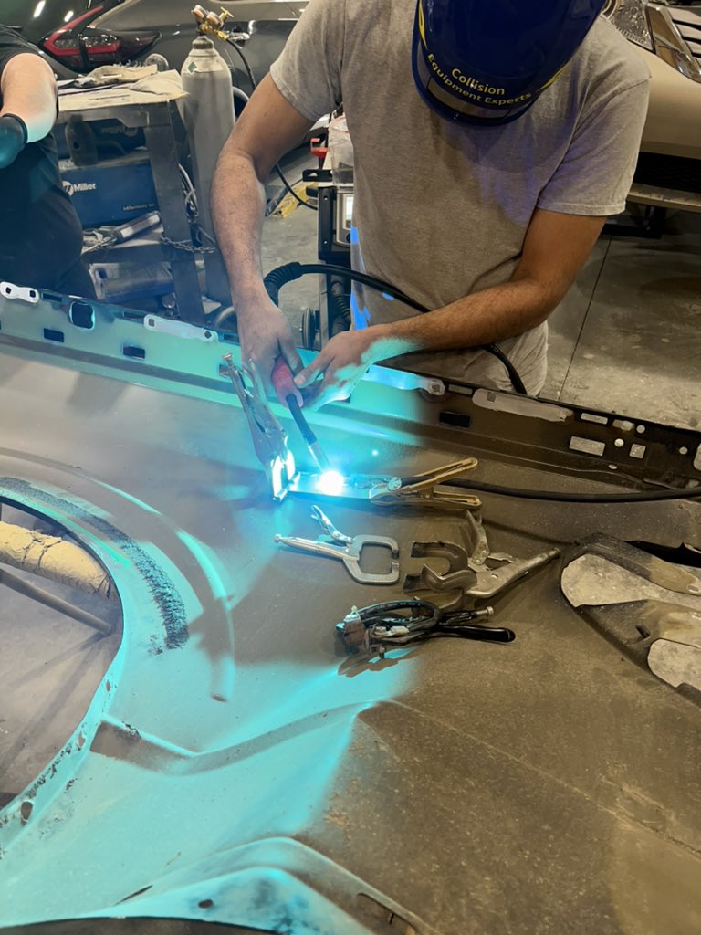 LombardEqpt's tweet photo. Murfreesboro Auto Body Collision Center hones their MiG welding skills with Lombard Equipment! From steel to silicon bronze, we're dedicated to top-notch craftsmanship.
#LombardEquipment #MiGWelding #AutoBodyExperts #migweld #aluminumrepairequipment #steelrepair https://t.co/x5ANCUYhz4