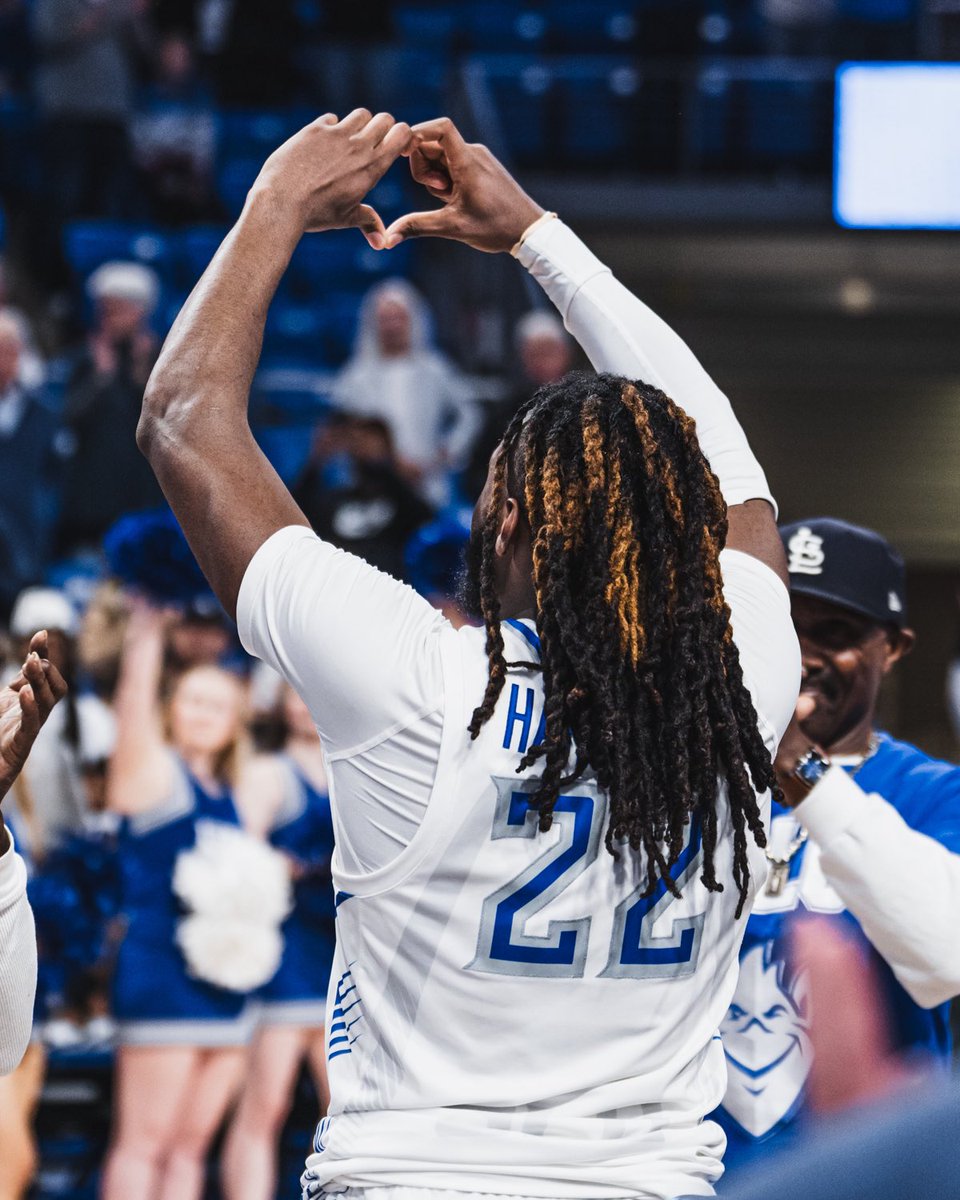 TerrenceHargro1's tweet photo. First I just wanted to start off by saying Glory to God🙏🏽 and thank you to Billiken Nation for supporting me these past 5 years, you guys have been incredible and played a big part of my mental health and been a big impact on my life, I’m gonna miss playing In Chaifetz & miss the energy you guys brung every home game. I will always be a Billiken Forever!!💙🤍, you guys are incredible thank you Billiken Nation for everything you fans have done for me 🫶🏽💙 
𝓡օ𝙘𝒌𝑺𝖙𝞪𝒓 𝚶𝒖𝖙 22🫶🏽🎸