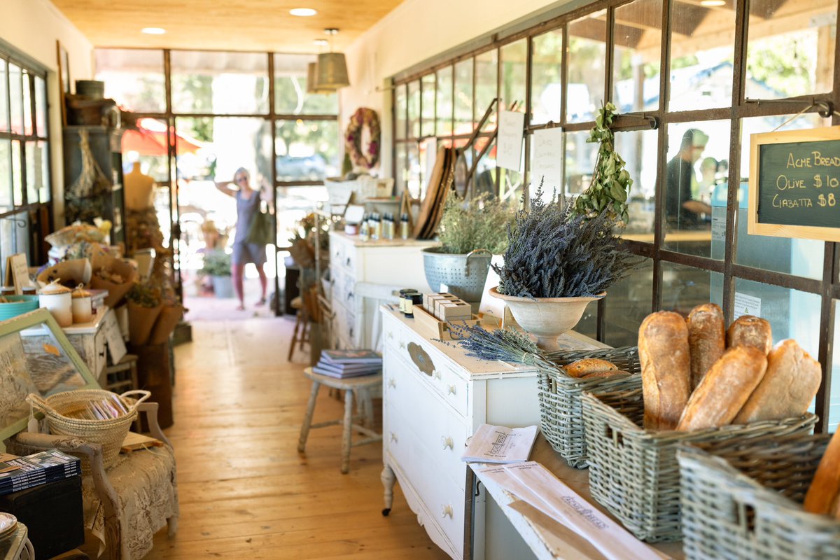 Soul Food Farm Reserve Farm-stand will be opening for the season on March 8th and every Friday-Sunday from 8-5pm 🌸🌾🧑🏼‍🌾 Enjoy new farm products, closely sourced goods and Unleashed Coffee! 

** private membership is required. For more information visit soulfoodfarm.com