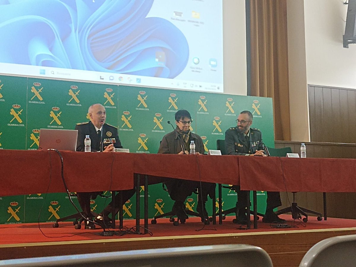 Avui ACCPOLC ha participat a la jornada organitzada per la Comandància de Barcelona de la <a href="/guardiacivil/">Guardia Civil</a> de "Ciberlocalidad policial", on s'ha posat en valor el paper important que tenim el cossos de policia local també en l'àmbit de la ciberseguretat.