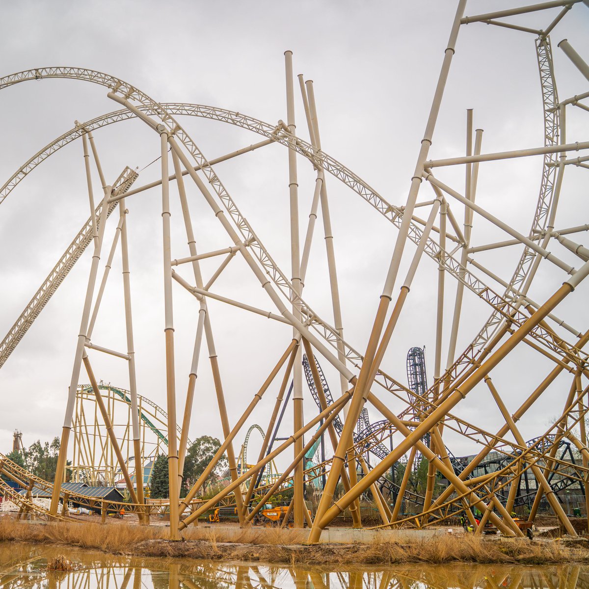 Check out our latest #Hyperia #rollercoaster construction updates on our #blog page👉 thorpeparkofficial.visitlink.me/9qmAKe👷

There we’re sharing with you the progress of Thorpe Park’s #BrandNew #coaster opening in 2024!🎢

#ThorpePark #ThemePark #DayOut #FindYourFearless #RecordBreaking