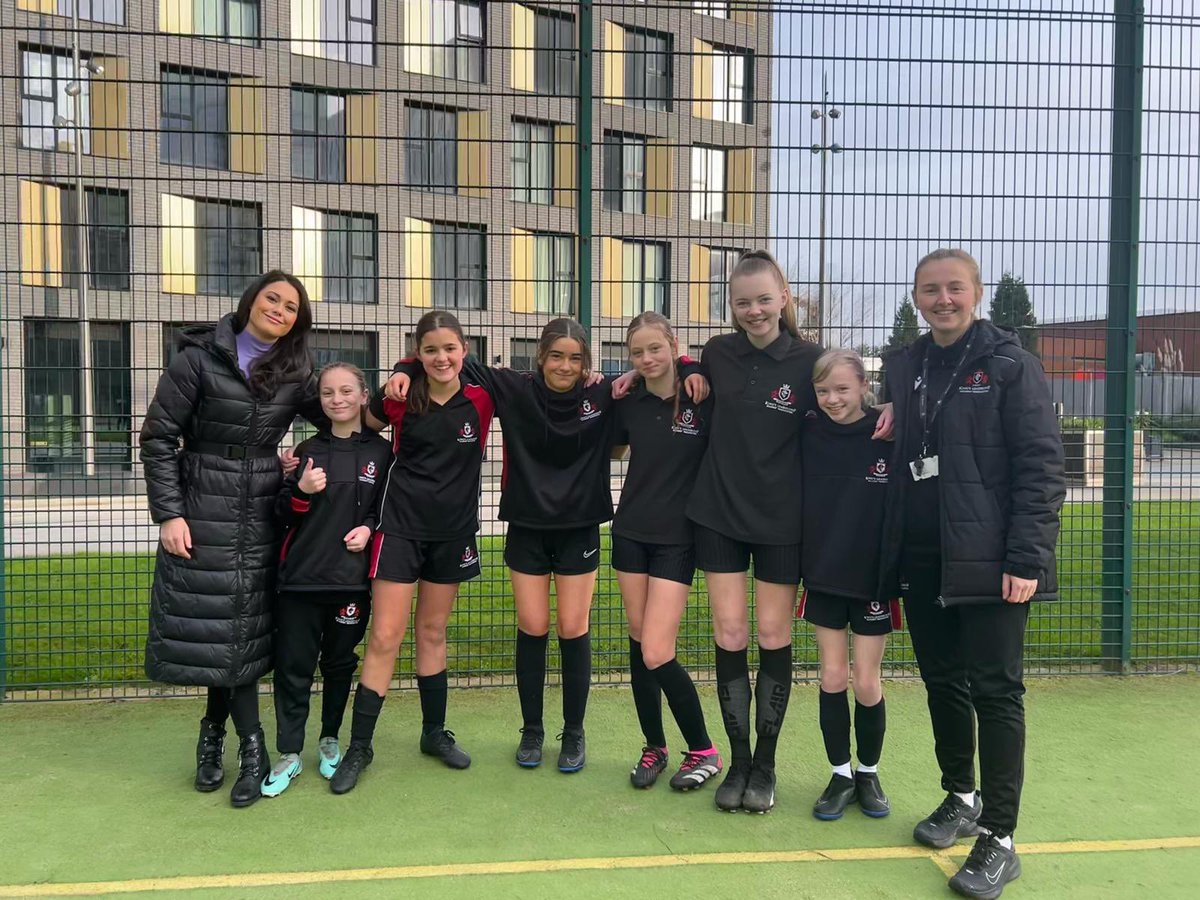 Girls from @KingsWoolston were invited along to @bbcstudios at Salford Quays on Tuesday to discuss the lack of understanding & inequities for girls in sport- especially kit. Whilst there they had the opportunity to meet Olympian @SamanthaQuek & BBC Breakfast host @sallynugent