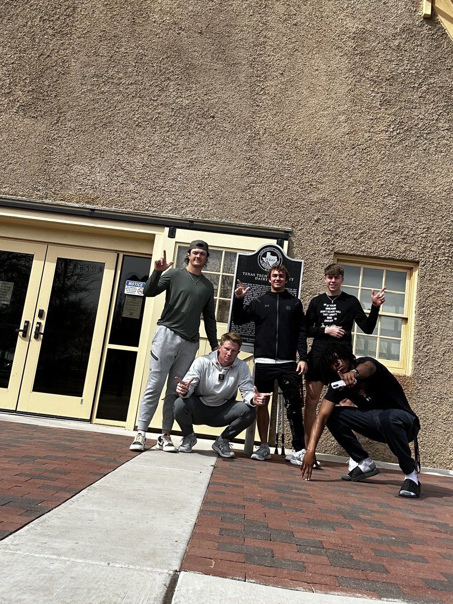 TheCaffinecrew tweet media