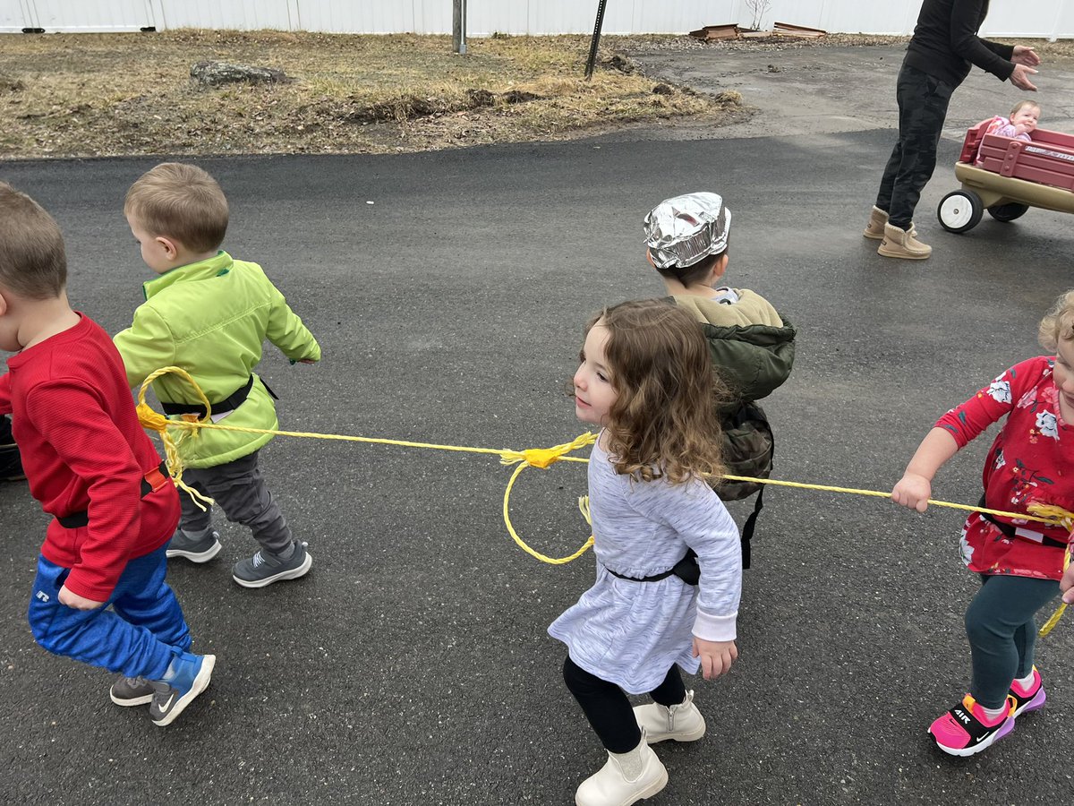 Today the I-KID-arod preschool crew had a special guest tiny musher. And inspired by the team we’re following, Paige Drobny, some of them found shiny disco ball inspired things around the room to wear while mushing. #Iditarod #uglydogs #iditarod2024