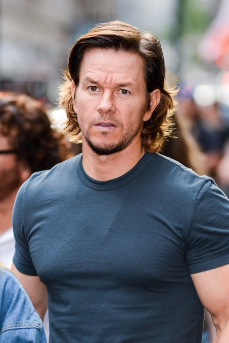 🚨Mark Wahlberg, speaking to Hollywood said, 'If you don't like the US, please leave and take your friends Alec Baldwin, Cher, Robert De Niro, Miley Cyrus, Barbra Streisand, Bruce Springsteen, Oprah, and Colin Kaepernick with you.' 

Do you agree with Mark?  YES or NO?