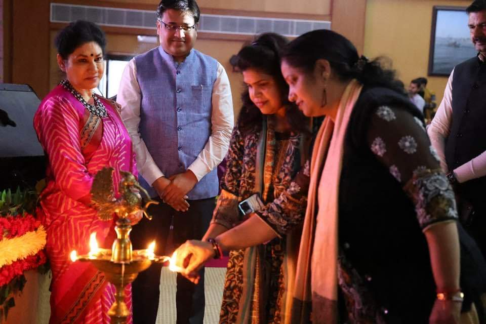 On the occasion of Women’s Day Message of Recycle Reuse was given by Recycle Fashion show organised by Swachh Uttar Pradesh - SBM, URBAN

#womensday
#cleanlinessawarness
#womensdayspecial
#womensfashion
#recycledfashion