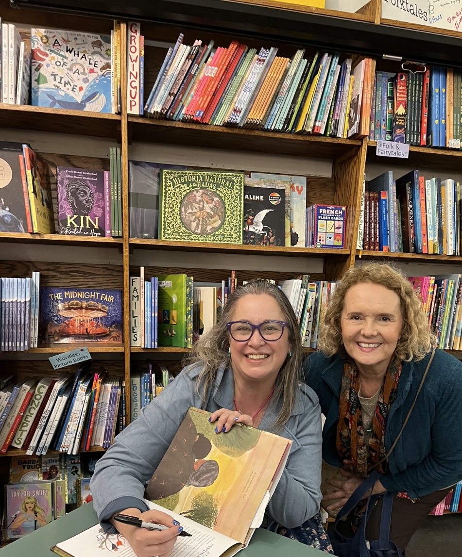 Finally met my hero Cynthia Leitich Smith! Longtime champion of my efforts to raise awareness of #ageism in #picturebooks 🙏 Her new graphic novel has an ACTIVIST grandma!! #olderandbolder