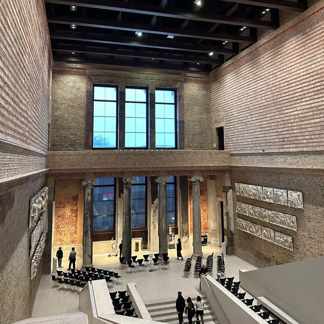 Meet Ainsley, who studied away at NYU Berlin &amp; Florence studying Sociology, Urban Design &amp; Architecture📸

During her time she took German classes where she said she learned cultural insights far beyond simple language instruction!

Apply for Fall 2024 now bit.ly/4826Uv1