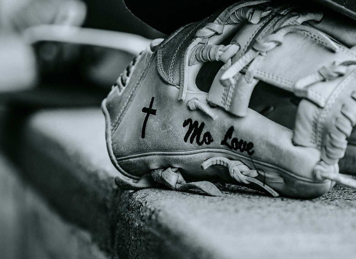 StefLove827's tweet image. @molove_412 doing #MoLove things 🔥 Thank you @Nieco_Payton for the 📸 #BucsBaseball #MoMoney #MoKnows #SS #Winning