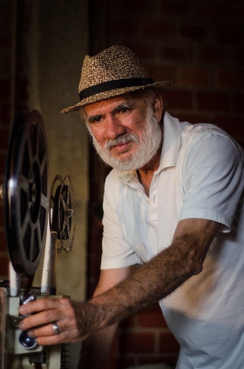 neukranz's tweet photo. Lula Gonzaga é o pioneiro da animação pernambucana.

Hoje ele estará nos ENCONTROS DO CINEMA PERNAMBUCANO com
VENDO/OUVINDO (1972), 
A SAGA DA ASA BRANCA (1979) e seu filme mais recente com Tiago Delácio: CIRANDA FEITICEIRA (2023)

É às 20h no Bar Super8 
📍Rua Mamede Simões, 144 https://t.co/ckzNrUnpV8