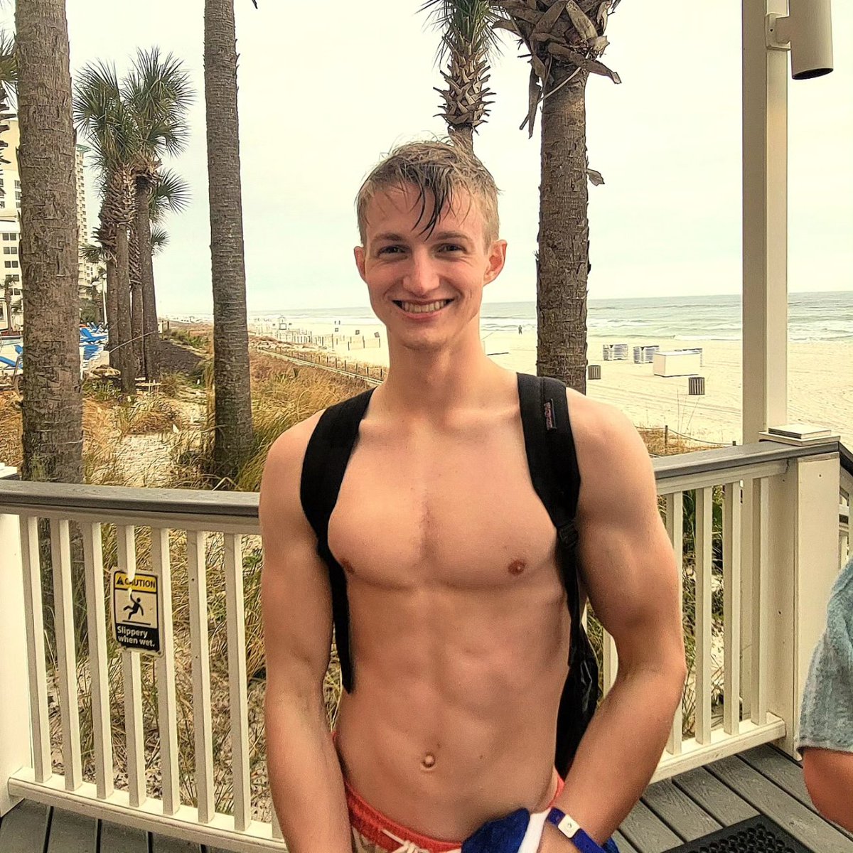 MAGiC_of_MOTiON's tweet photo. Doing some shooting on the beach with Jacob Browne..
Eric says he has a six pack under that beach shirt_
#magicofmotion #photoshoot #ocean #gym #fitness #journey #nikond850 #canon70d #instagood https://t.co/EYYPqhBpYW