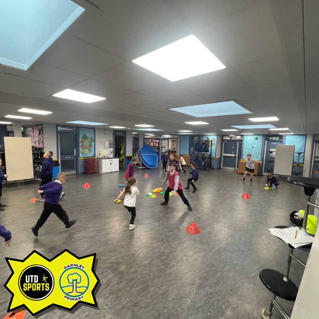 UTD_Sports's tweet photo. Early morning teamwork at @Darnley_Primary ππͺπ»
#utdsports #pepass #activeschools #glasgow https://t.co/YHnfSUXVYw