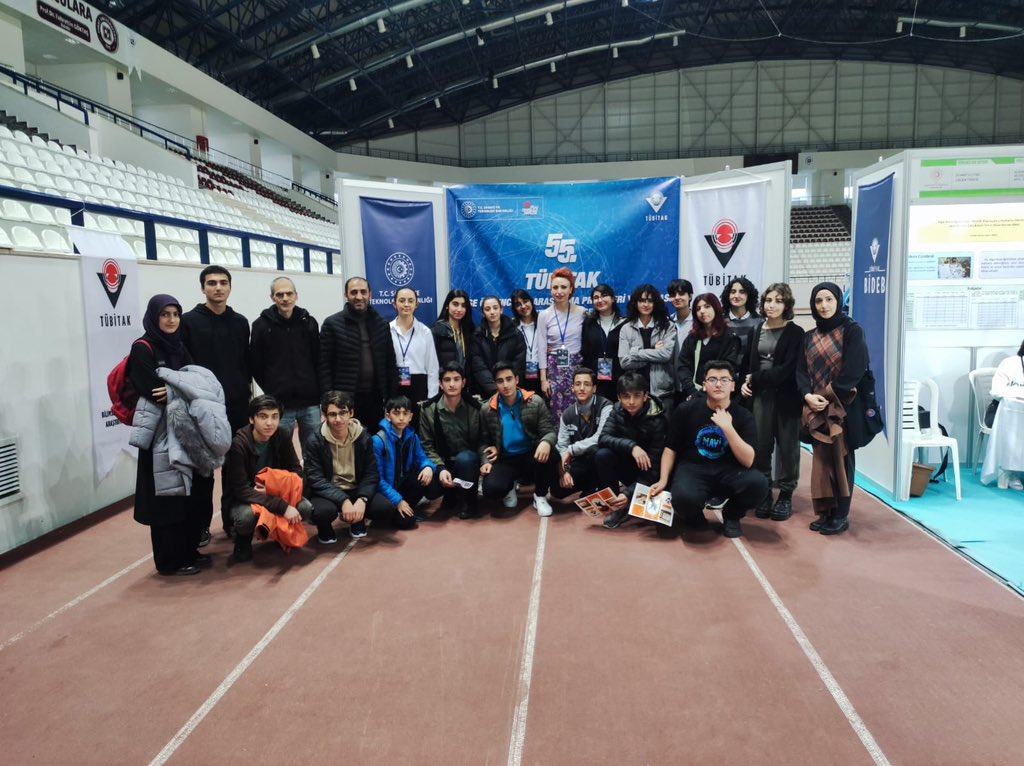 aladnanmenderes's tweet photo. Öğrencilerimiz ve öğretmenlerimiz Elazığ’da düzenlenen TÜBİTAK 2204-A Lise Proje Yarışmaları bölge finalinde finale kalan projeleri inceledi. Öğrencilerimize bu imkanı sağlayan İlçe Milli Eğitim Müdürümüz Sayın @Kayahansubasi’na Teşşekür ederiz.@Murat4Kucukali @Mehmet_Bulut21 https://t.co/xkfu0DEJxD