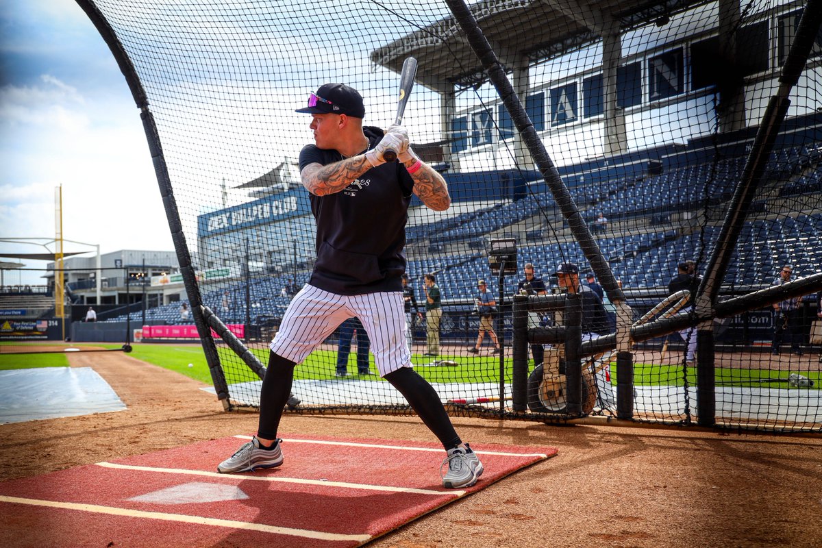 Yankees's tweet photo. Wednesday Work 💪 https://t.co/FwN7Y2akg9