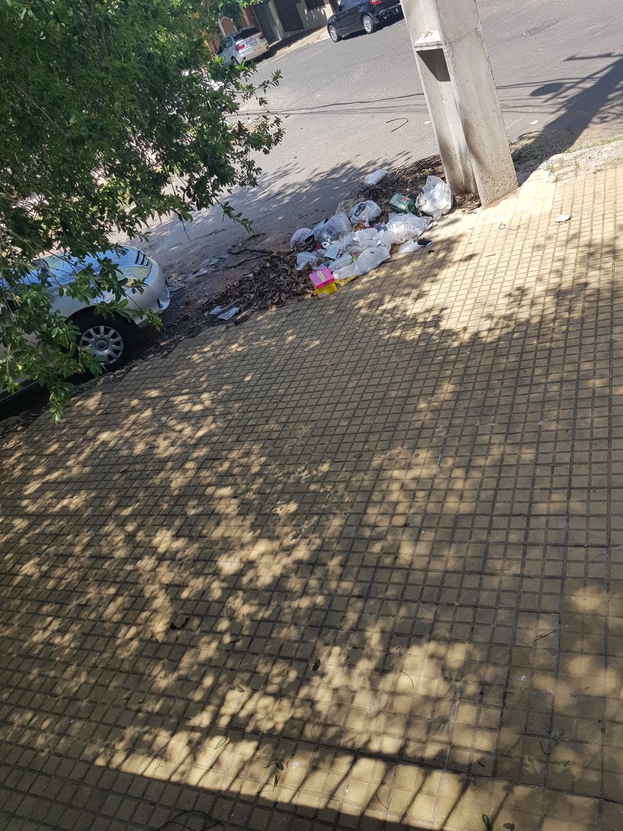 martacriv's tweet photo. @AsuDsu Buenas tardes, insisto con el retiro de residuos (es la 4ta vez) de Batallon 40 esquina Morelos de Barrio Obrero. https://t.co/5hs08KFiO5