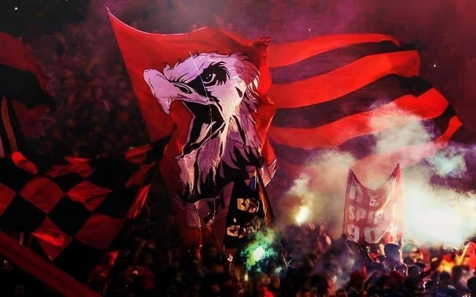 #الكاس_بطوله_عاوزه_رجوله
أنا أحبك 
أنا معك
أنا بجانبك
أنا حولك 
أنا أشتاق لك دايمآ 
أنا لك يا أهلي ❤️🦅