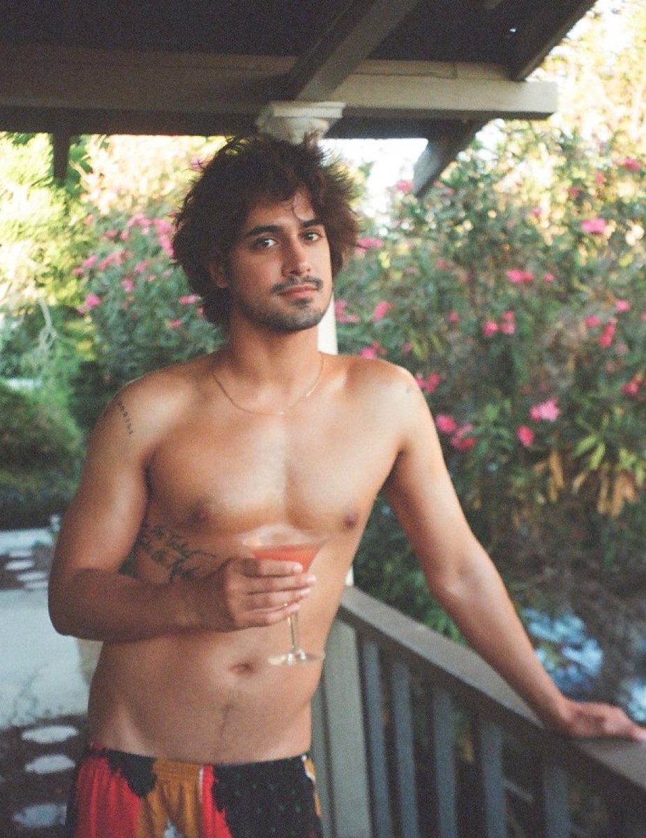 1CelebzDudez's tweet photo. Avan Jogia https://t.co/6DMCM7fjPs