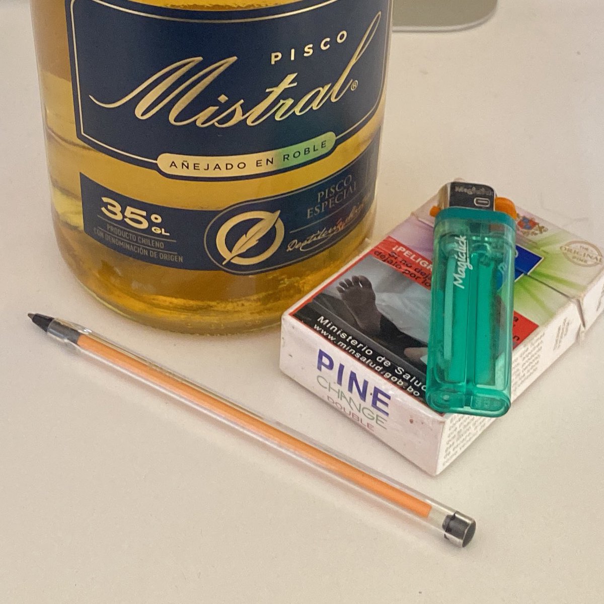 def_xr's tweet photo. Lista con mis materiales para volver a la universidad 

Lapicera(opcional) https://t.co/T8AMpAw29W