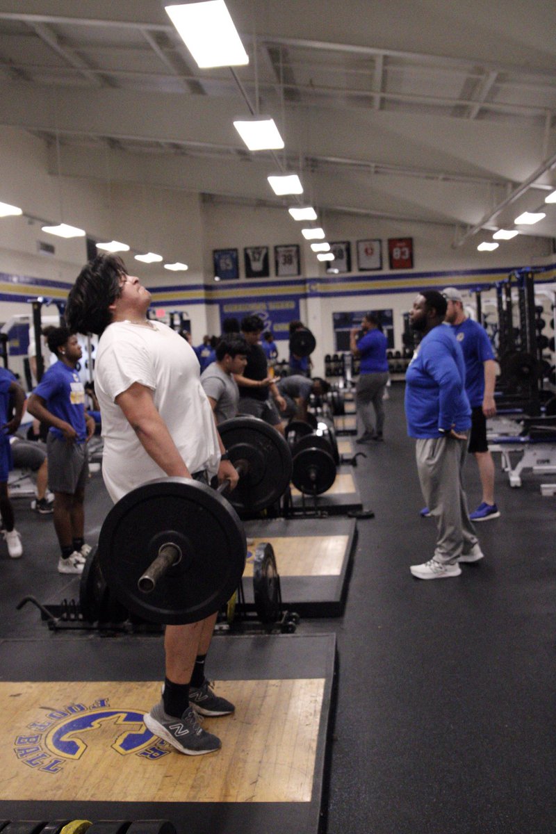KingTedd903's tweet photo. Pushing yourself to reach that better version of yourself everyday never be scared to be great #R2D #wintheday #Tigernation #LinkintheChain https://t.co/0JDbUljLXw