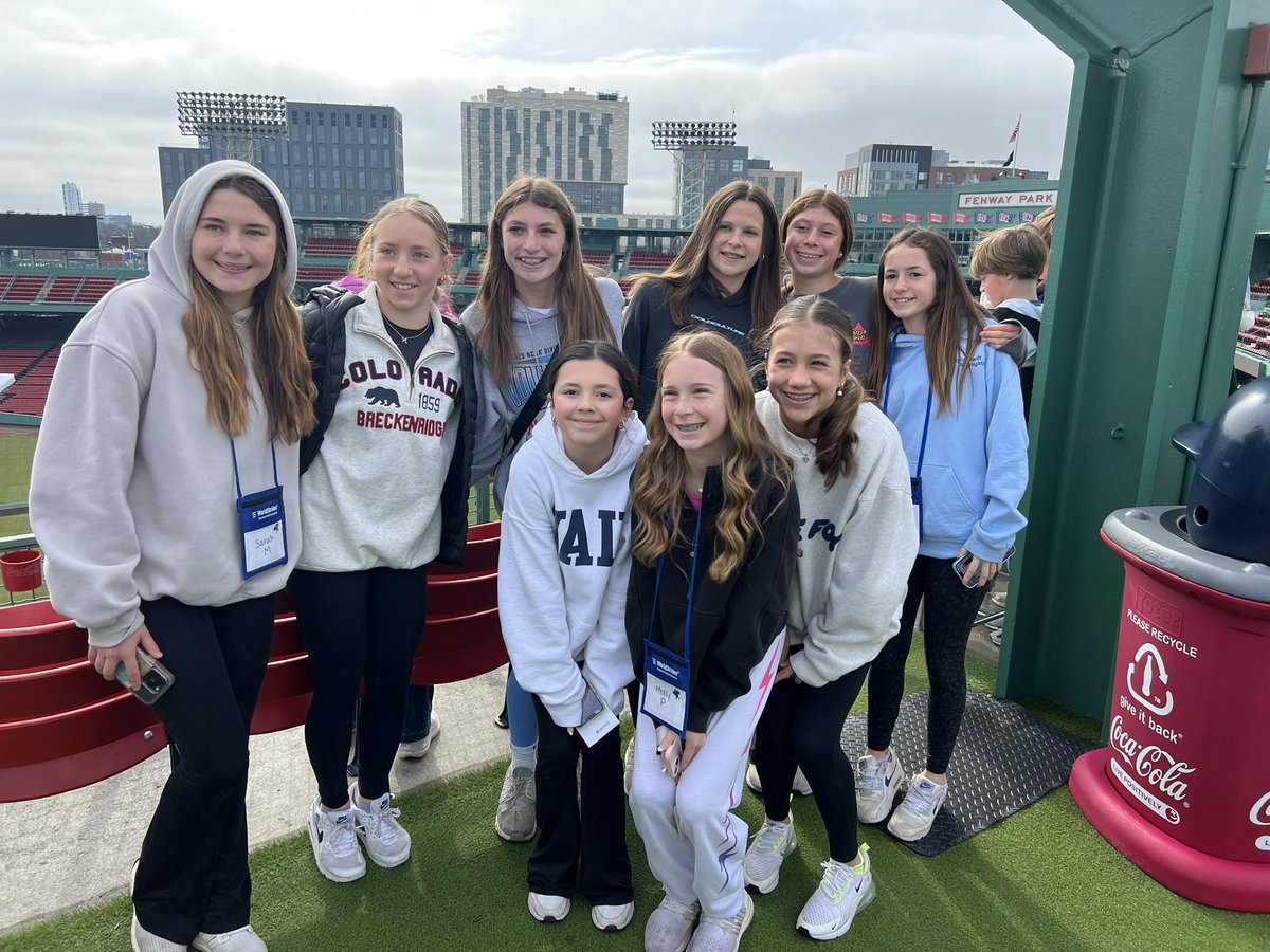 Lots of Atlanta Braves fans in our group but we all had fun learning all about Fenway 
#mvboston24