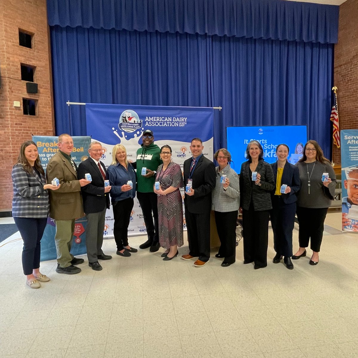 This morning, Commissioner Ball joined American Dairy Northeast’s “It Starts With Breakfast” event at Blue Creek Elementary School in Latham, NY, to discuss the impact of school meals during #NationalSchoolBreakfastWeek Thank you @AmericanDairyNE for a great event!