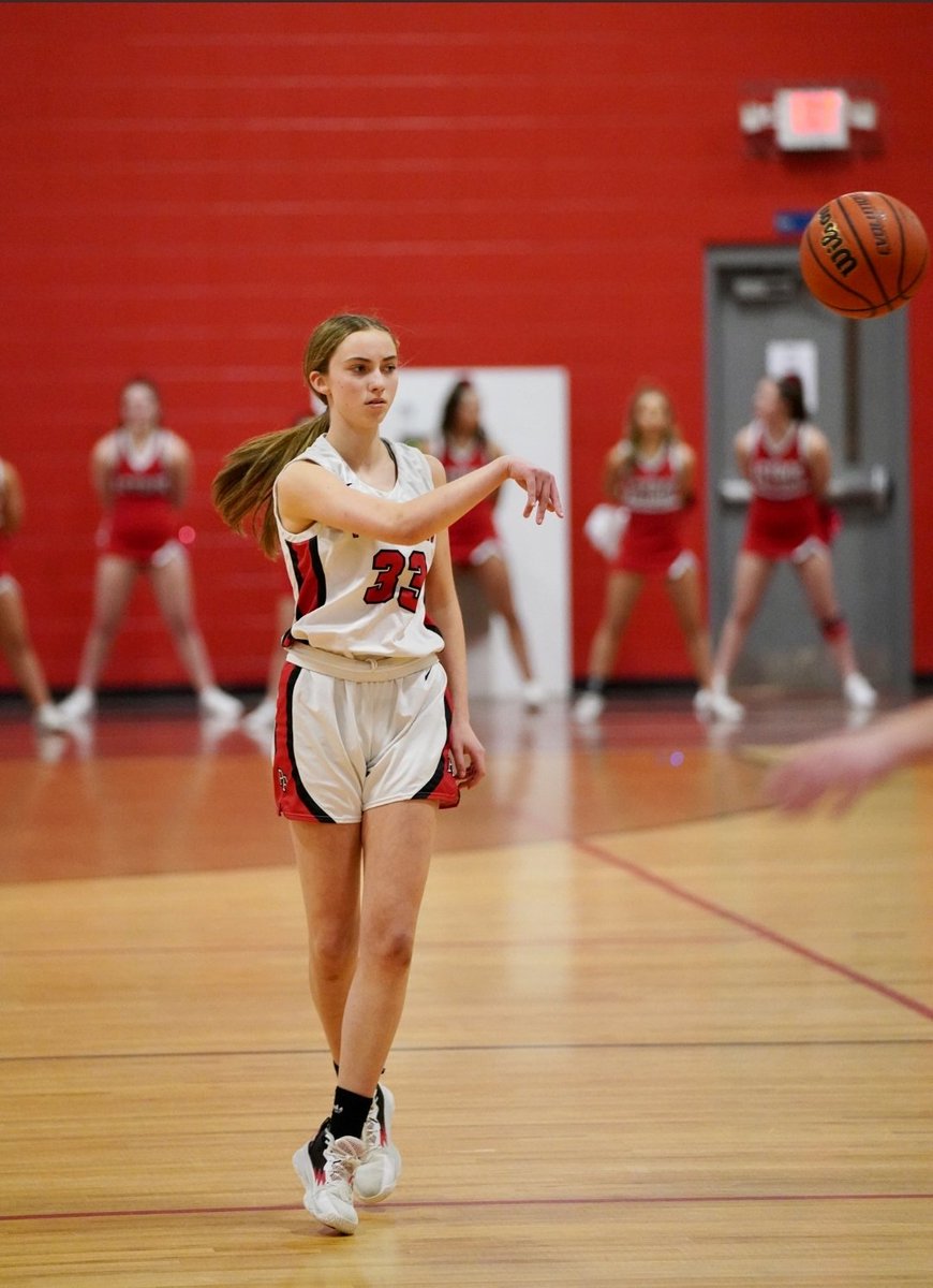 SNHSaints's tweet photo. C/o 2025 5foot9 PG @syd33g from Pinkerton Academy with another big time showing going for 23pts(5/10 2pt 2/4 3pt 7/7 FT ) 4rbs 11ast 3stls in the win over Londonderry in the NHIAA D1 Semifinals. Back to back playoff games with pts and ast double double with only 3 turnovers . https://t.co/HbfG7Audfo