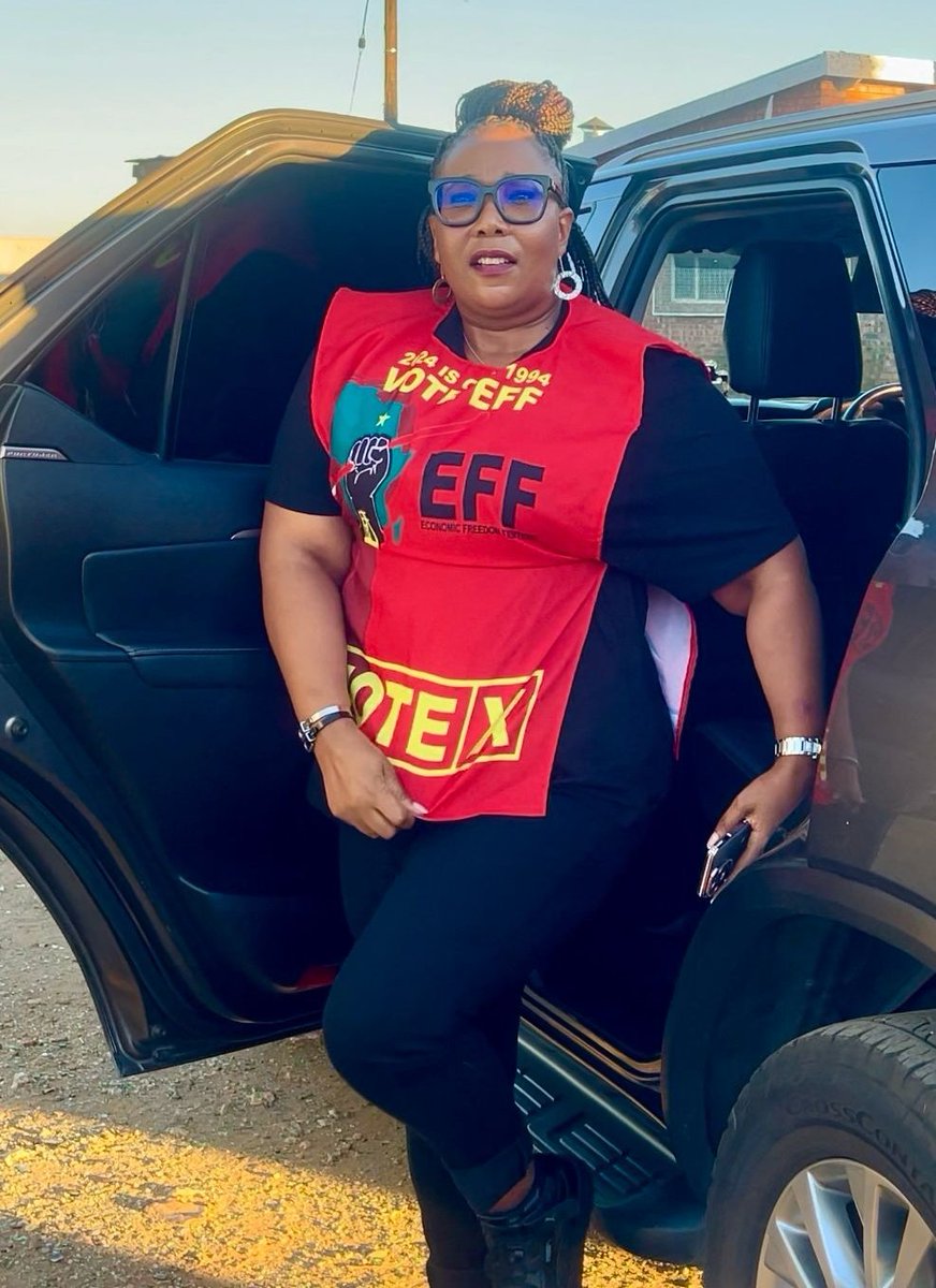 effnorthercape's tweet photo. 🚨As It Happened🚨
The arrival of the National Chairperson Commissar @veronica_mente in Mataleng, Dikgatlong Subregion.
#EFFNCManifestoLaunch
#VoteEFF2024
#OurLandAndJobsNow
#EndLoadShedding https://t.co/eLIS4NNw3Y
